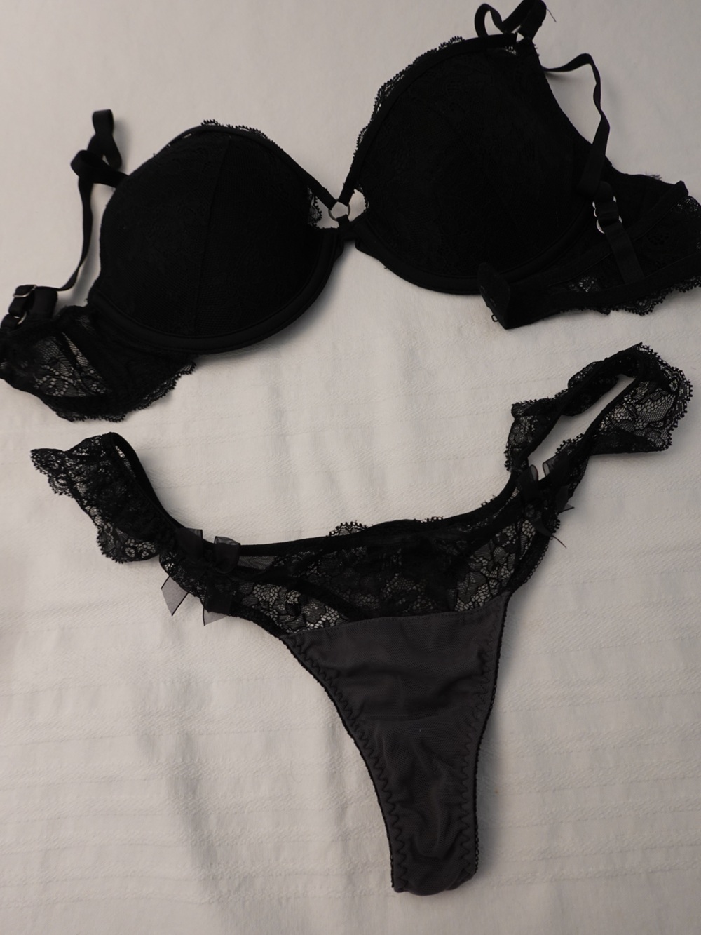 H&M Black Lace Underwire Bra & Panty set - Women's Intimates
